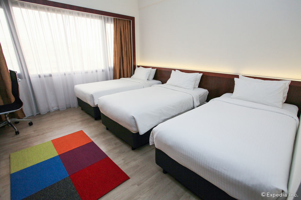 hotel in bugis singapore address